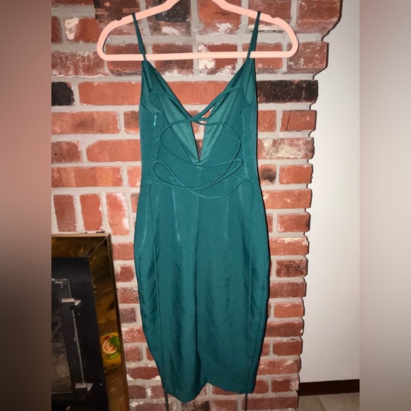 Express Emerald Green V-Neck Midi Bodycon Dress w/ Open Lace up Back Sz 2 - Picture 4 of 7